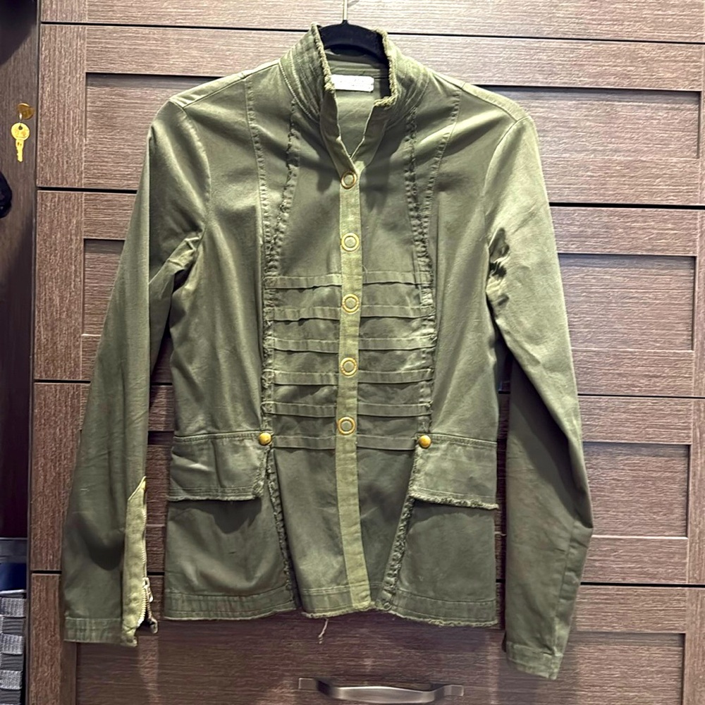 XCVI Khaki green military style lightweight jacket. Cute and edgy!